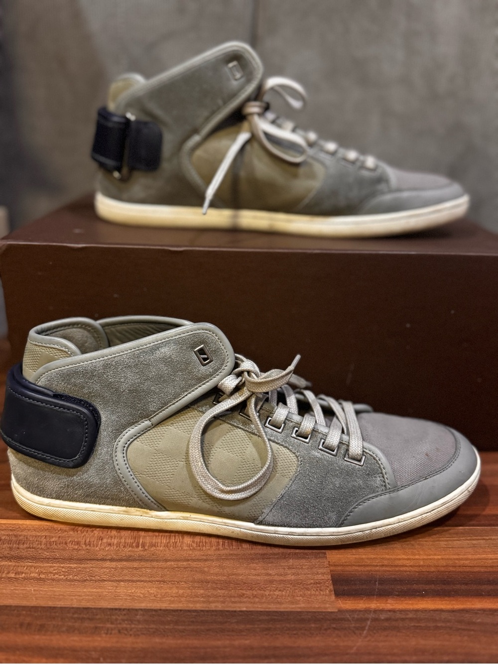 Louis Vuitton Light Gray Suede & Canvas Sneakers - Picture 4 of 4